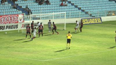 MAC e Moto empatam no Estádio Nhozinho Santos